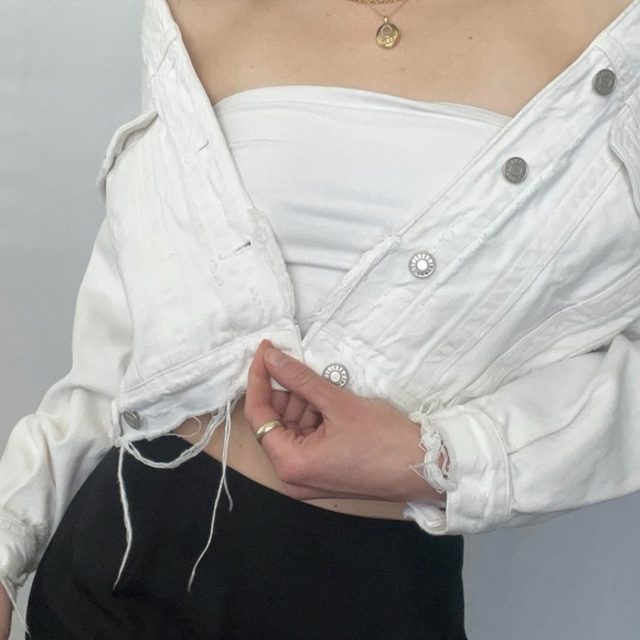 Stylish White Oversized Fit Denim Jacket - Picture 6 of 9